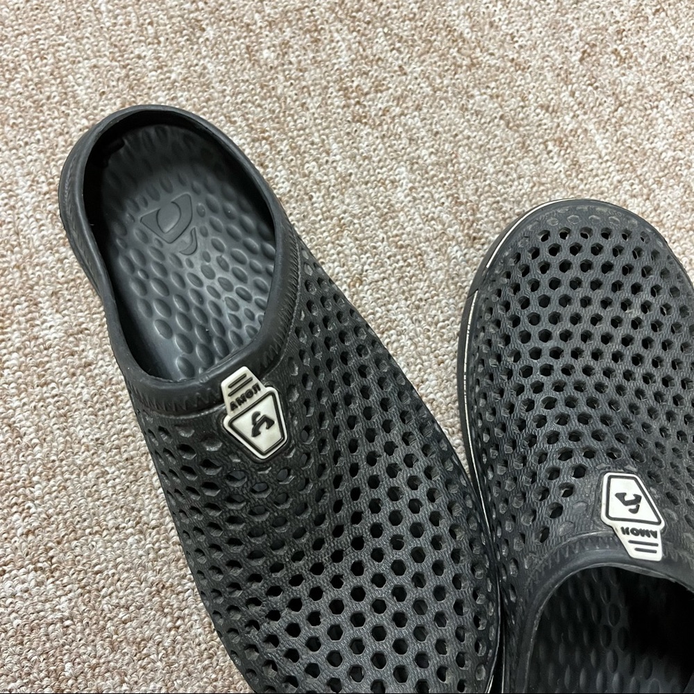 Men’s Amoji garden clogs, rubber shoes , good condition